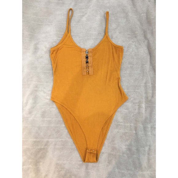 Ribbed Bodysuit - Picture 4 of 4